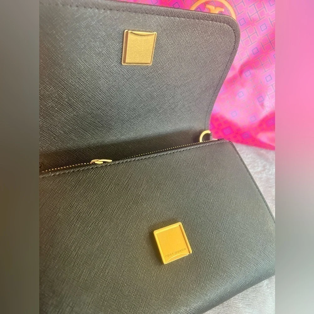 TORY BURCH• EMERSON CHAIN WALLET IN BLACK - BRAND NEE WITH TAGS